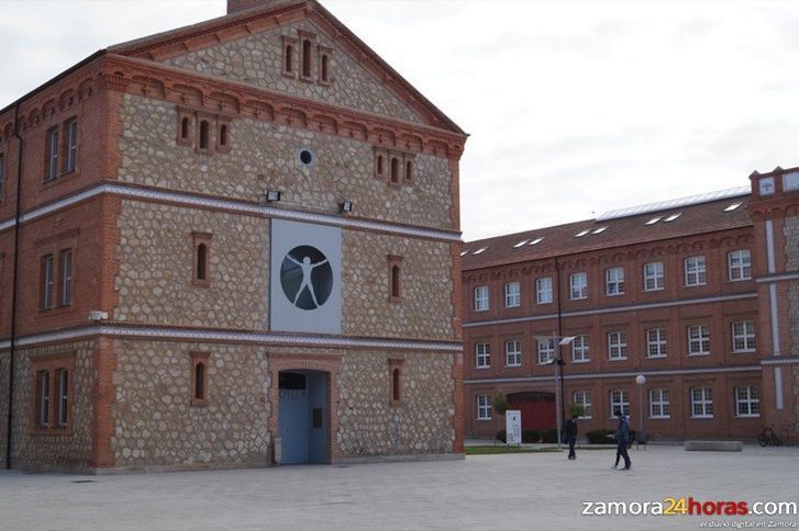  Jóvenes por Zamora pide a la USAL que la biblioteca del Campus Viriato no se cierre en Navidad 