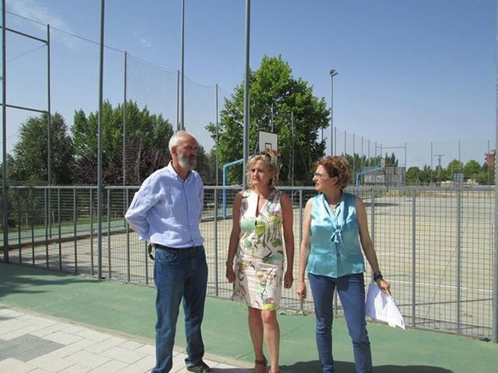  El PSOE asegura que las pistas polideportivas de los barrios necesitan más mantenimiento 