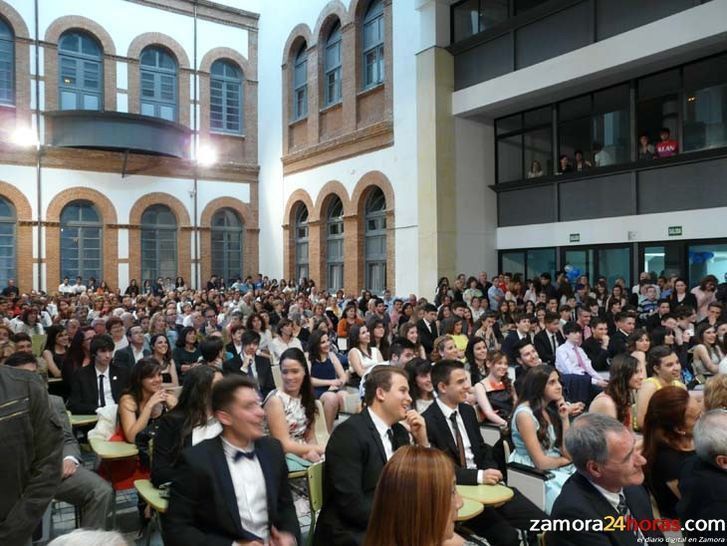  Los estudiantes del Claudio Moyano cierran por todo lo alto su etapa de Bachillerato 