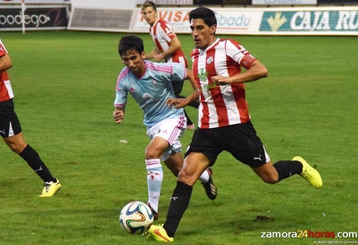  Los jugadores del Zamora lamentan que el primer gol llegó cuando mejor estaba el equipo 