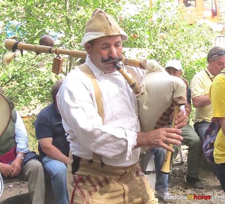  La Festinha reúne a cientos de romeros entre España y Portugal 