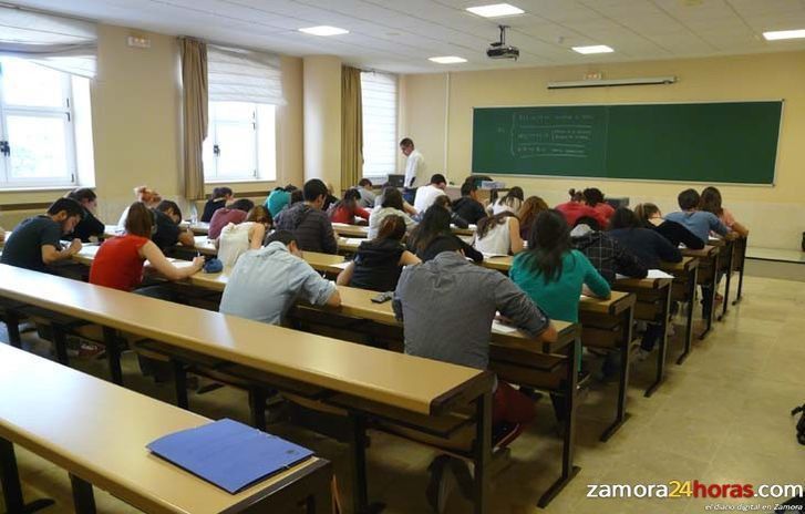  Más de 130 jóvenes reciben los Premios Acceso 2014 a los mejores estudiantes de Selectividad de junio 