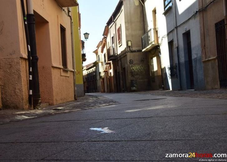  Dos heridos por arma blanca tras una pelea en la calle Carniceros 