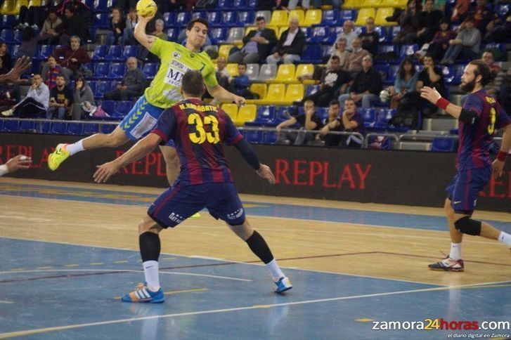  La selección chilena de Salinas, Reyes y Ceballos comienza el Mundial con derrota y España vence 