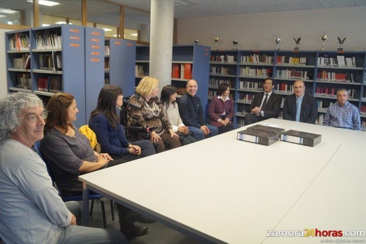  Más de 2.000 alumnos participan en el programa de reutilización de libros de texto 'Releo' 