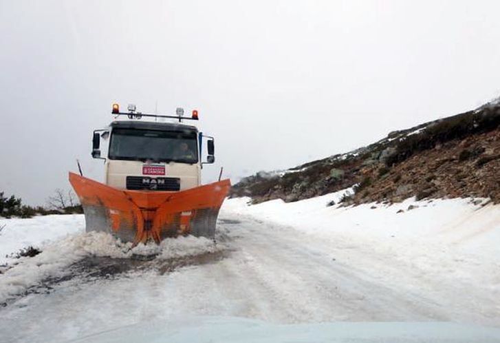  Alumnos del CEIP de Lubián, sin poder ir a clase por la nieve 