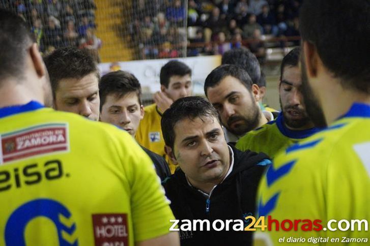  García Valiente: "Lo hemos pasado muy mal defendiendo cuando estábamos uno más" 