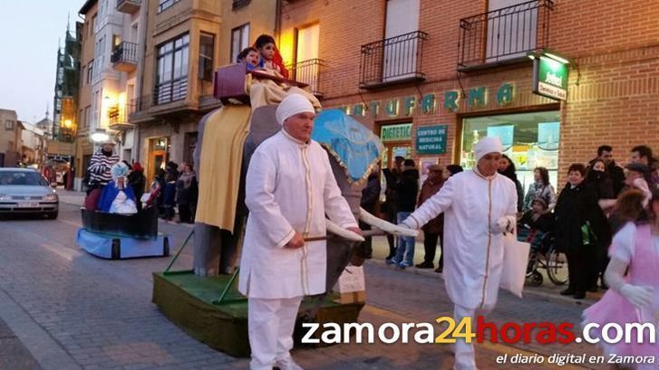  Toro exhibe su Carnaval 