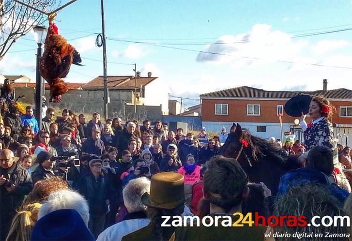  Los quintos de Fresno de la Ribera cumplen con la tradición 