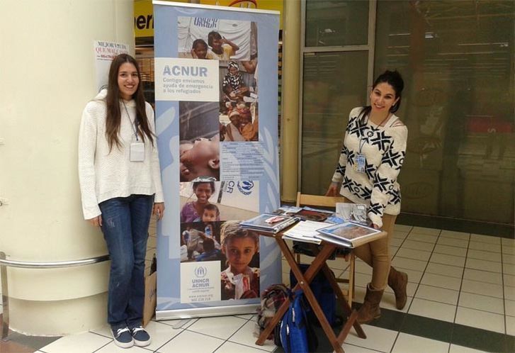  Campaña de captación de ACNUR en el Centro Comercial Valderaduey 