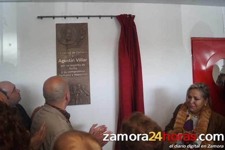  La entrada del Ruta de la Plata luce, desde este domingo, una placa en recuerdo de Agustín Villar 