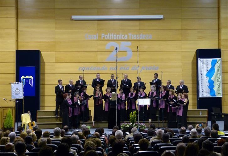  “Aures Cantibus” brilla en el festival "Tardes de Primavera na Via da Prata" y en la “Misa de los Peregrinos” en Santiago 