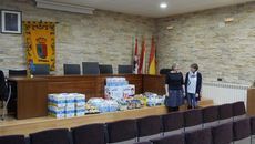  La Asociación Al Compás Contigo dona al Ayuntamiento de Villaralbo alimentos y productos básicos 