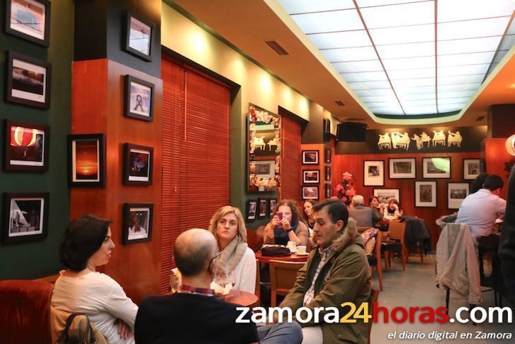  Últimos días para visitar el mercado fotográfico solidario en el Café Aureto 