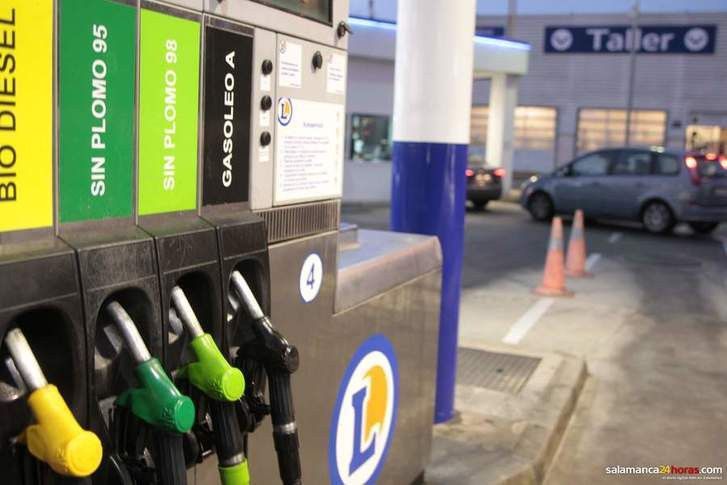  El precio de los carburantes continúa su descenso 