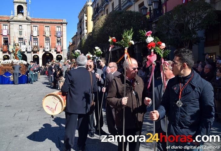  La cofradía de la Santísima Resurrección facilita el cambio de cordón de su medalla 