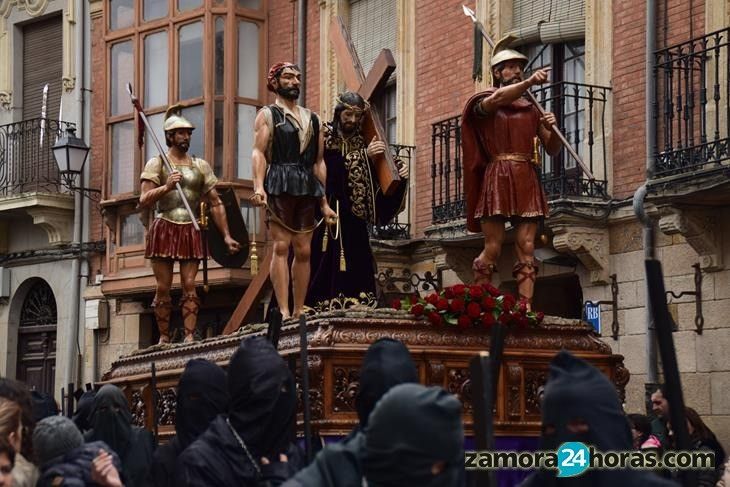  La Congregación viste de luto el Viernes Santo de Zamora 