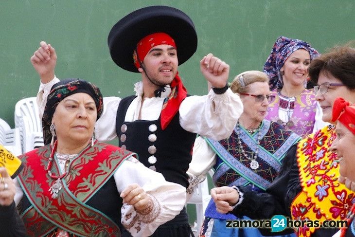  Baile tradicional. Don Sancho. Archivo. 