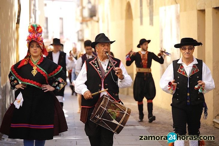  Los tamborileros, unidos por la Vía de la Plata 