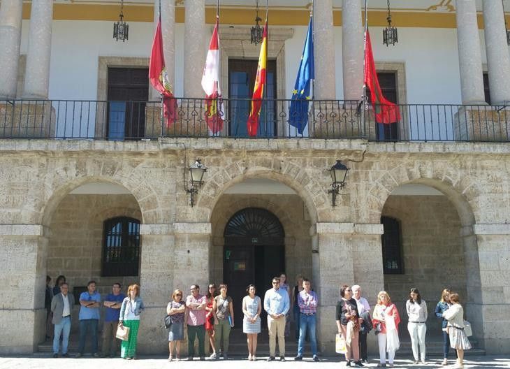  Benavente y Toro se suman a la repulsa por el acto terrorista 