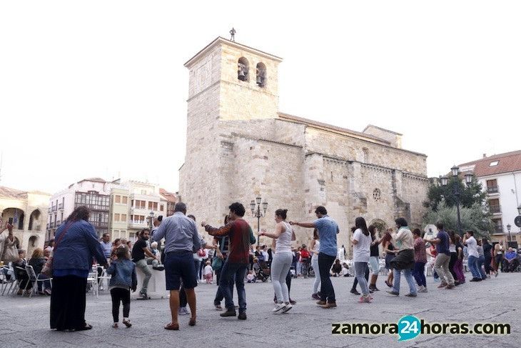  ‘Baile para todos’ en la Plaza Mayor 