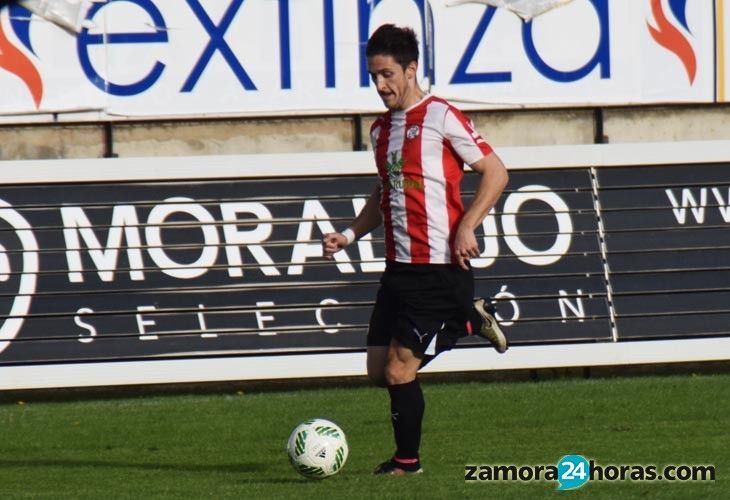  Los jugadores valoran el esfuerzo de aguantar una hora con un futbolista menos 