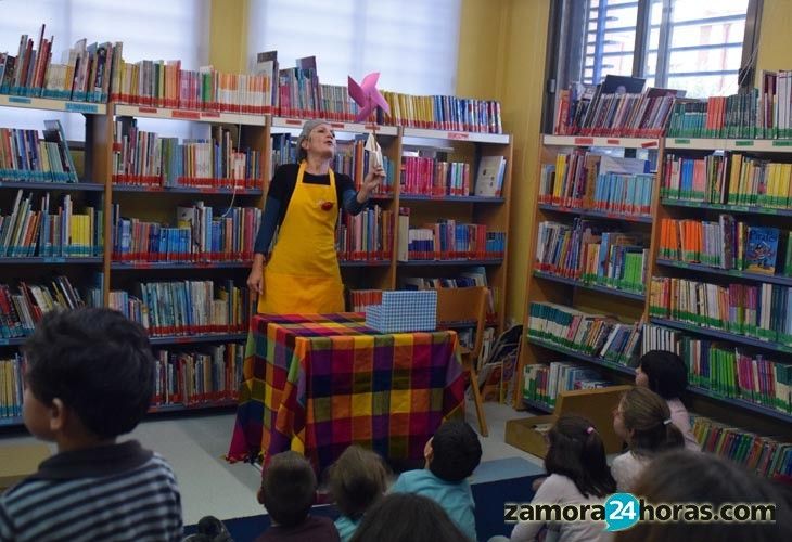  Félix Albo ofrece sus cuentos para adultos en la Biblioteca Municipal de La Candelaria 