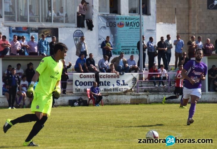  Tomás González cumplió con buena nota en su debut en partido oficial 