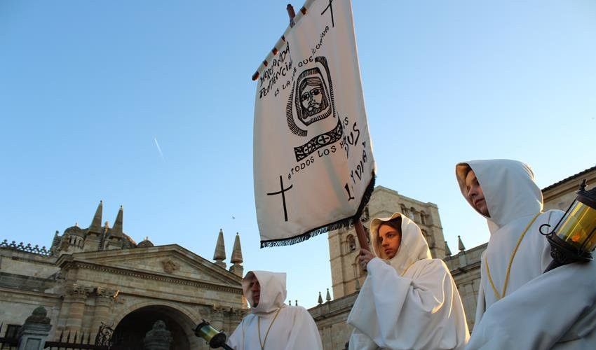  Jesús de Luz y Vida acompaña a las ánimas en la noche del Sábado de Dolores 