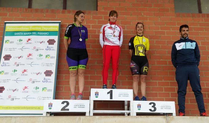  Isabel Chamorro, del Zamora Patina, campeona regional del 10.000 metros en pista 