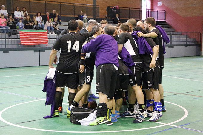  Los veteranos de La Salle se imponen en la fiesta de balonmano del Camba 