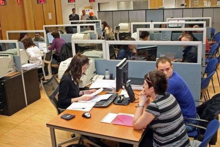  CSIF negocia con Hacienda unas 8.000 plazas de empleo público 