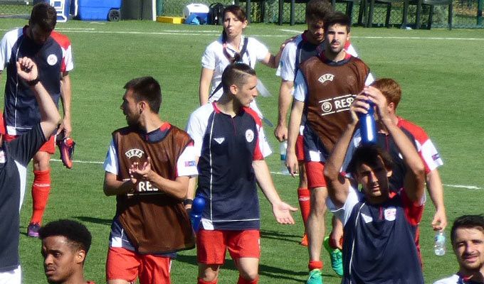  Castilla y León, con Adrián de titular, se queda a un paso de la final del Europeo de regiones 