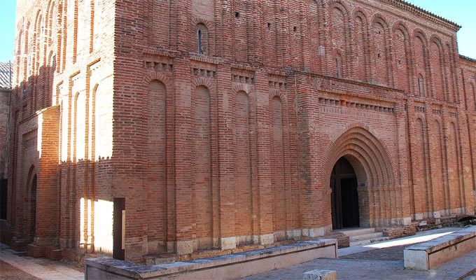  Encuentran una momia en la iglesia de San Lorenzo de Toro 