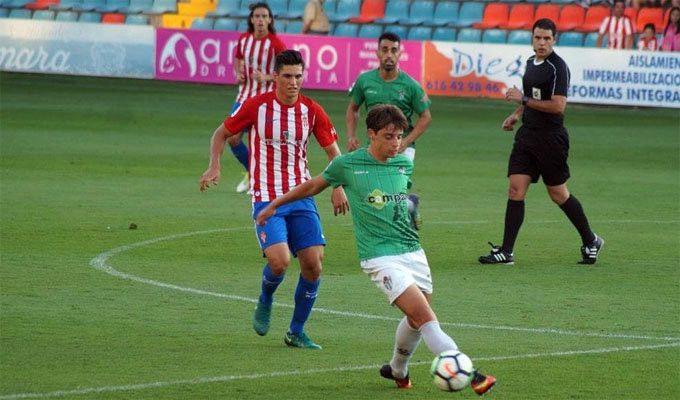  El zamorano Cristian suma minutos con el primer equipo del Sporting de Gijón 