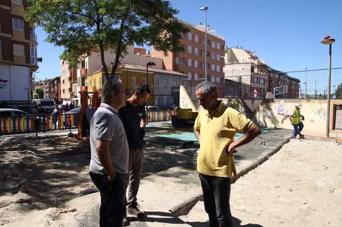  Comienza el arreglo del parque de la calle Obispo Nieto 