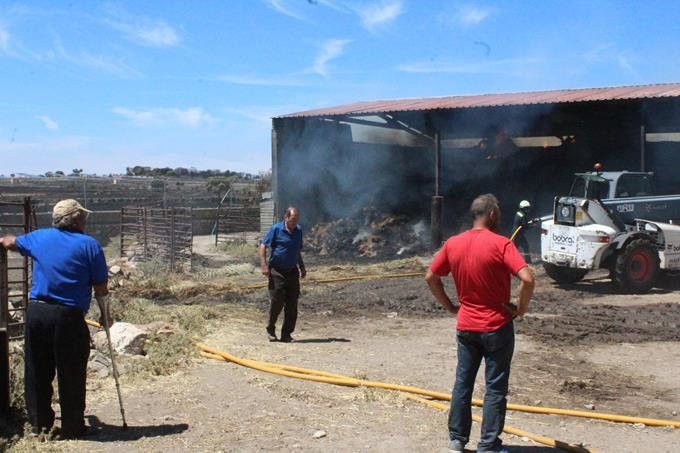  Los vecinos de la comarca de Alba luchan por recobrar la normalidad tras el desastre 