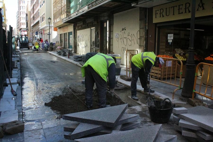 Obras en una calle de Zamora