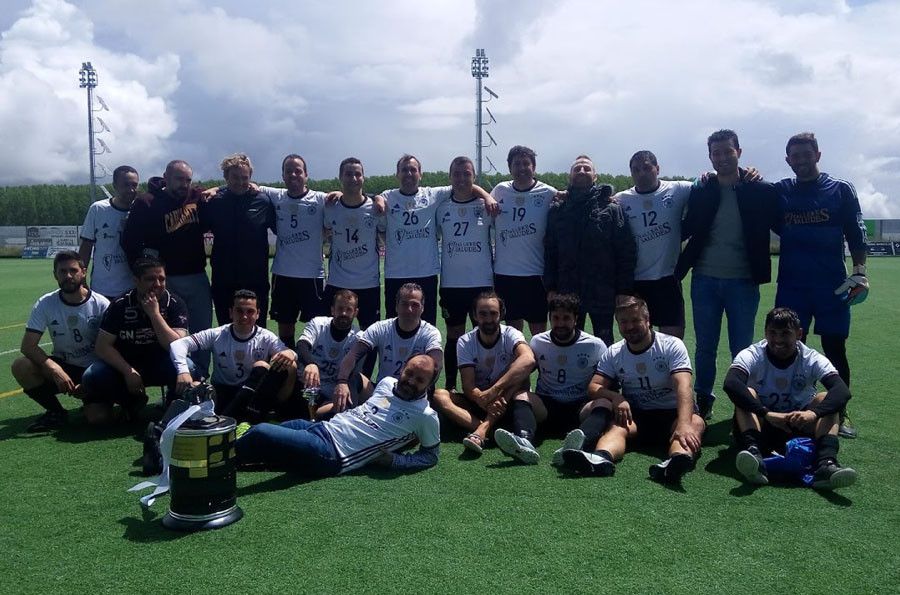  EQUIPO CAMPEON LIGA VETERANOS FUTBOL 11 