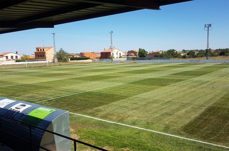 Campo de fútbol de La Llagona de Morales del Vino. Archivo.