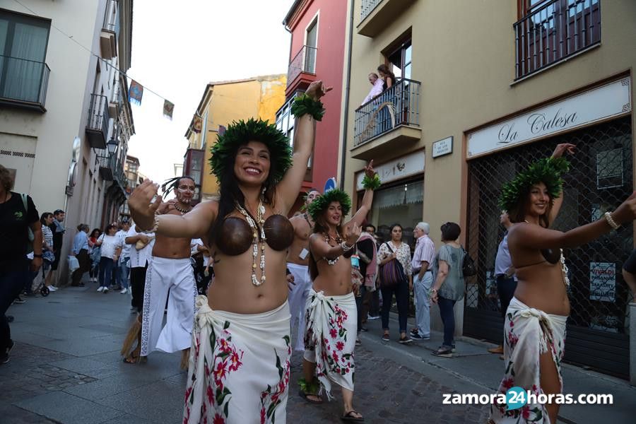  Desfile de los Pueblos del Festival Internacional de Folklore  Fotos: María Lorenzo