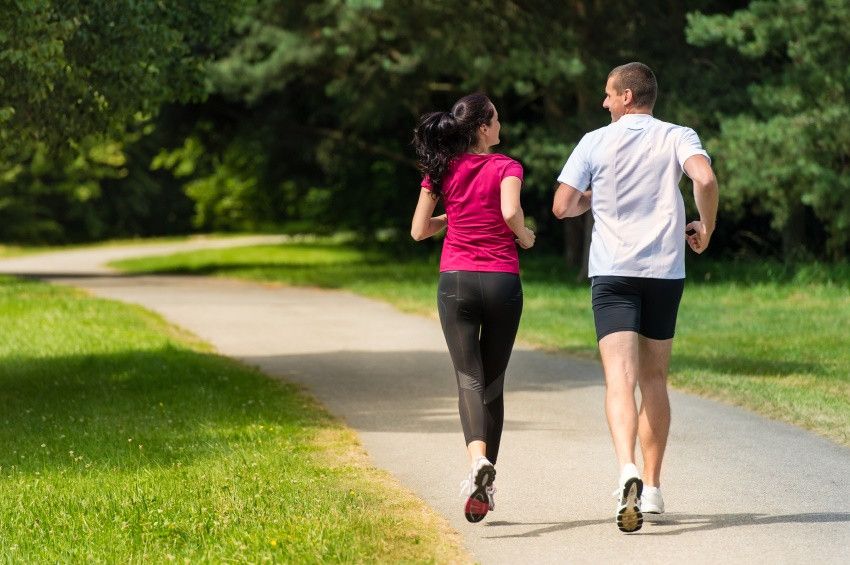  Correr. Runing. Pareja corriendo. Ejercicio físico 