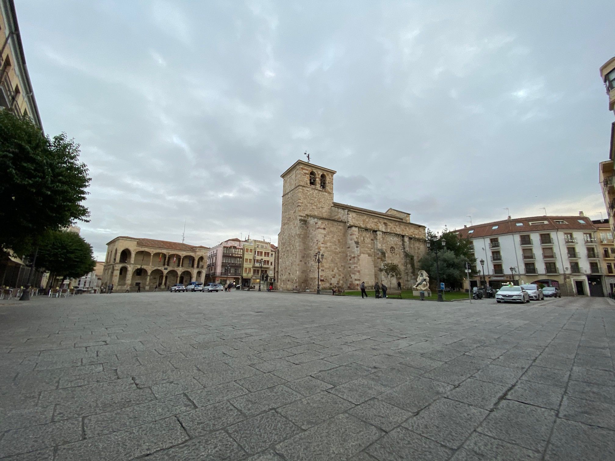  Tiempo nubes  Plaza Mayor. Archivo