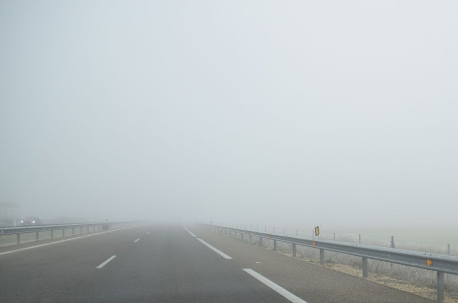  Niebla autovía carretera.