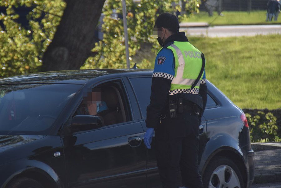  Policia control desplazamiento coronavirus 