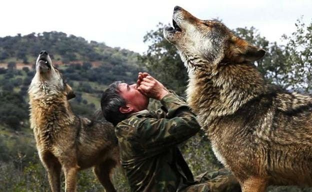 Marcos Rodríguez, criado por una manada de lobos, cuenta su historia en  Zamora