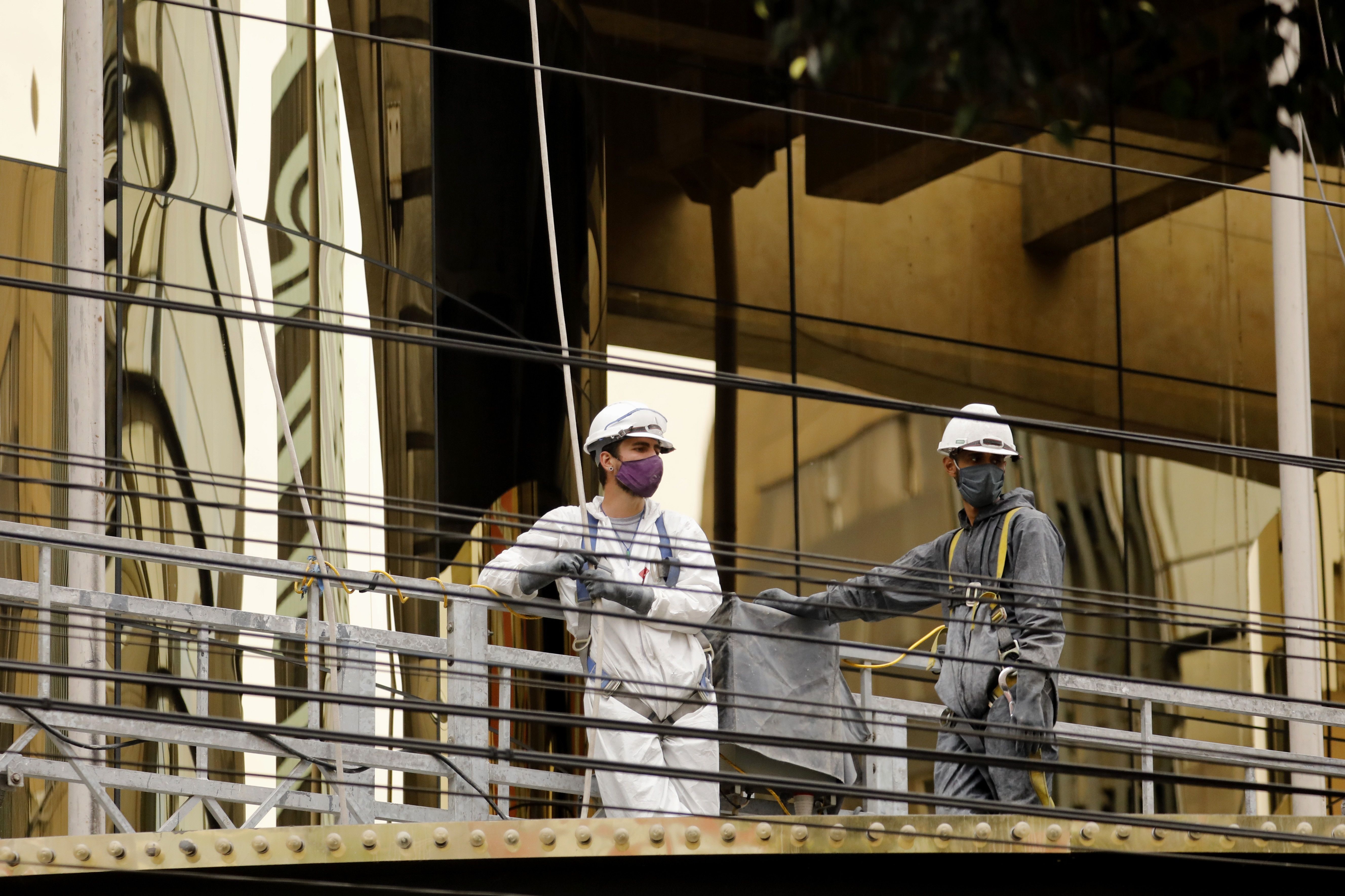 Trabajadores de la construcción en plena crisis de la pandemia. EP