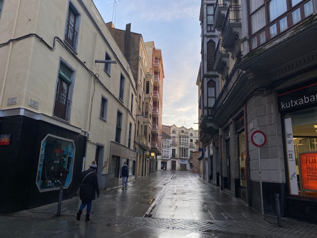 Así lucen los cielos desde la calle Santiago: nubes y lluvia serán protagonistas