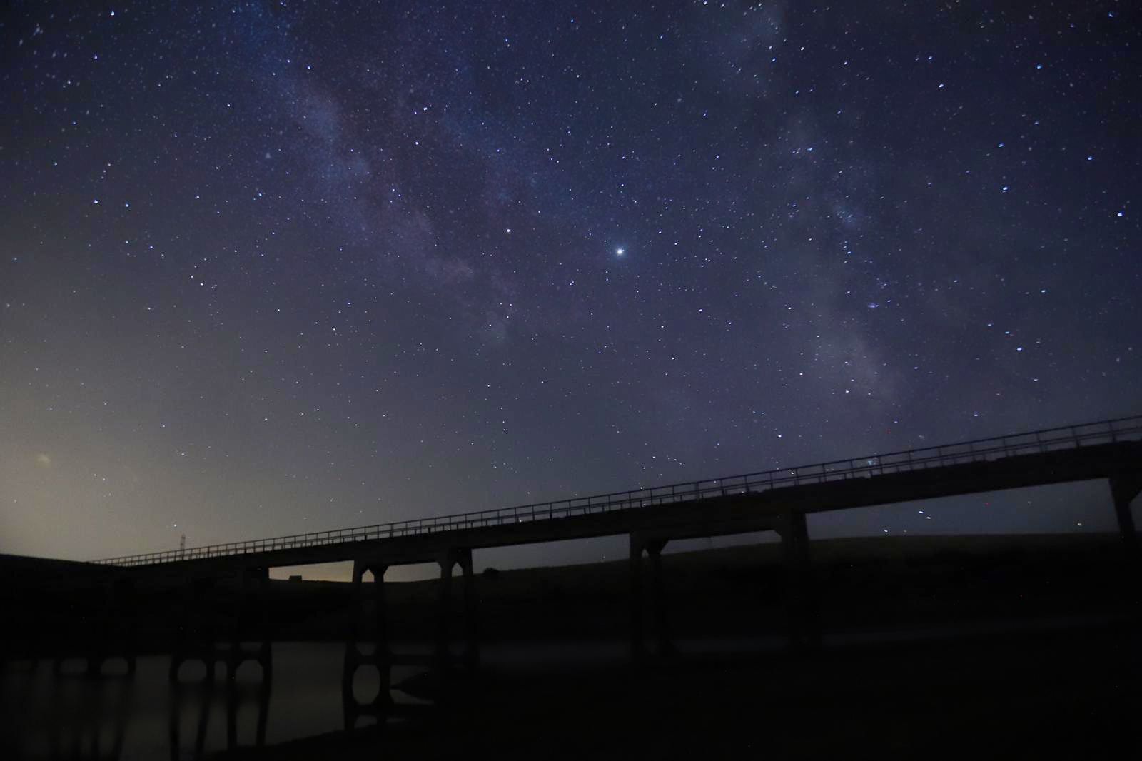 Puente de Almendra en una noche estrellada- María Lorenzo